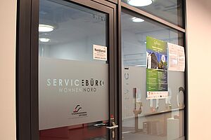 Eingangstür zum Servicebüro Wohnen Nord