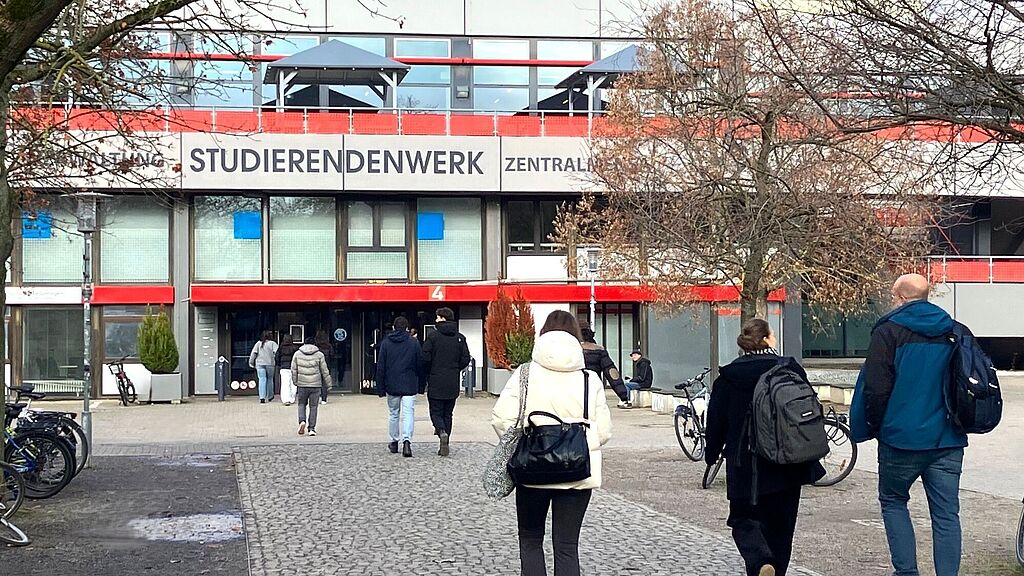 Haupteingang Studierendenwerk Zentralmensagebäude