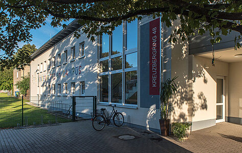 Die moderne Krippe liegt Campus-nah und bietet mit einen tollen Garten.