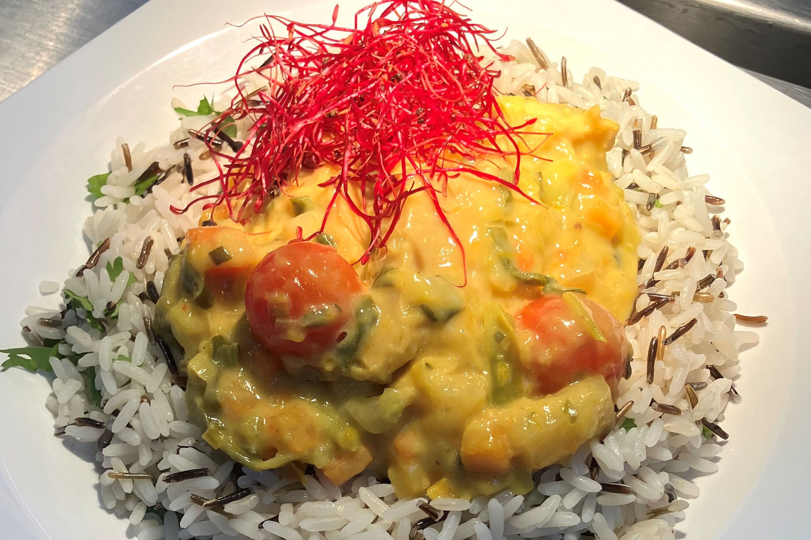 Farbenfrohes und leckeres Wildreis-Currygemüse